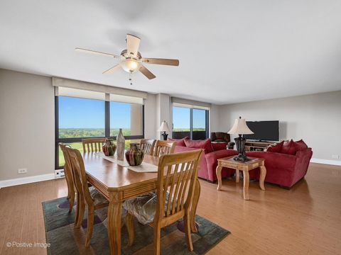 Tiny photo for 465 W Dominion Drive #909, Wood Dale, IL 60191 (MLS # 12475255)