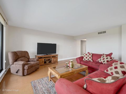 Tiny photo for 465 W Dominion Drive #909, Wood Dale, IL 60191 (MLS # 12475255)