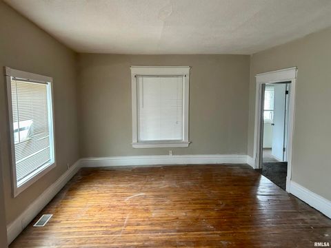 Tiny photo for 1600 14TH Street, Rock Island, IL 61201 (MLS # QC4269724)