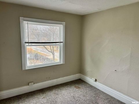 Tiny photo for 1600 14TH Street, Rock Island, IL 61201 (MLS # QC4269724)