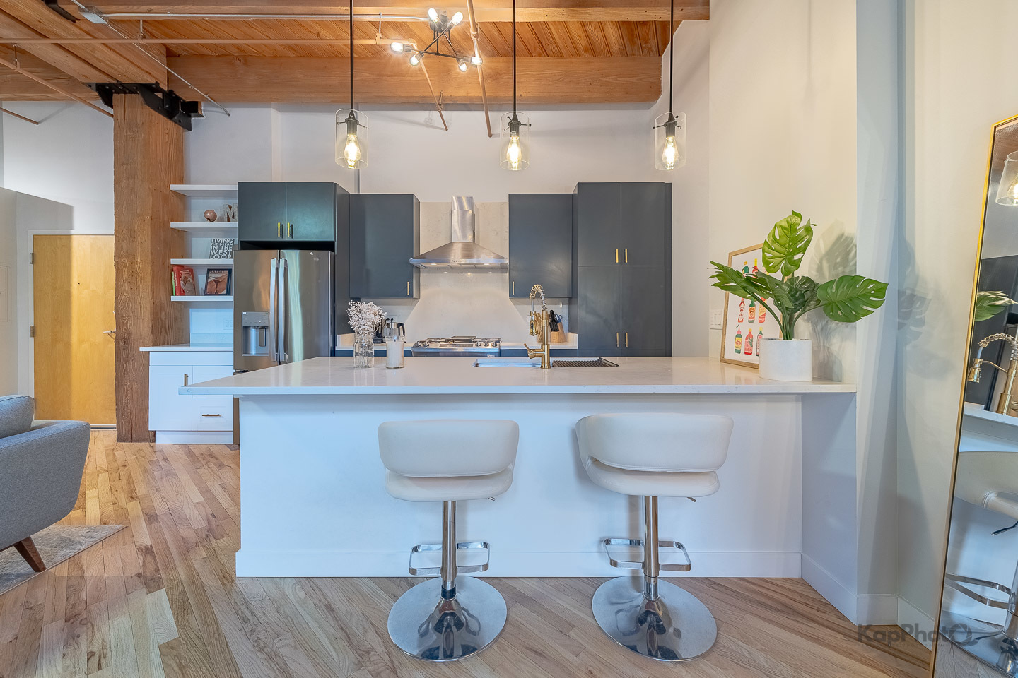 1040 W Adams Street 215