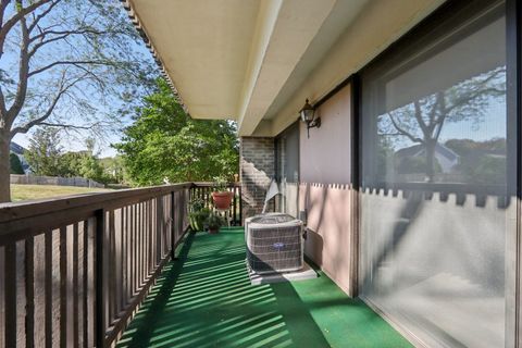 Tiny photo for 920 Vose Drive #106, Gurnee, IL 60031 (MLS # 12532043)