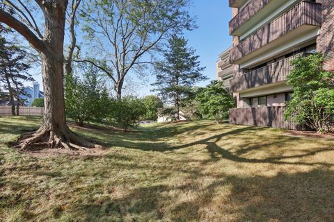 Tiny photo for 920 Vose Drive #106, Gurnee, IL 60031 (MLS # 12532043)