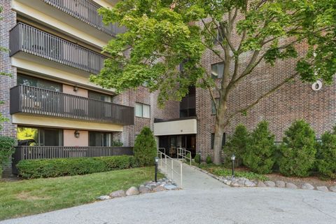 Tiny photo for 920 Vose Drive #106, Gurnee, IL 60031 (MLS # 12532043)