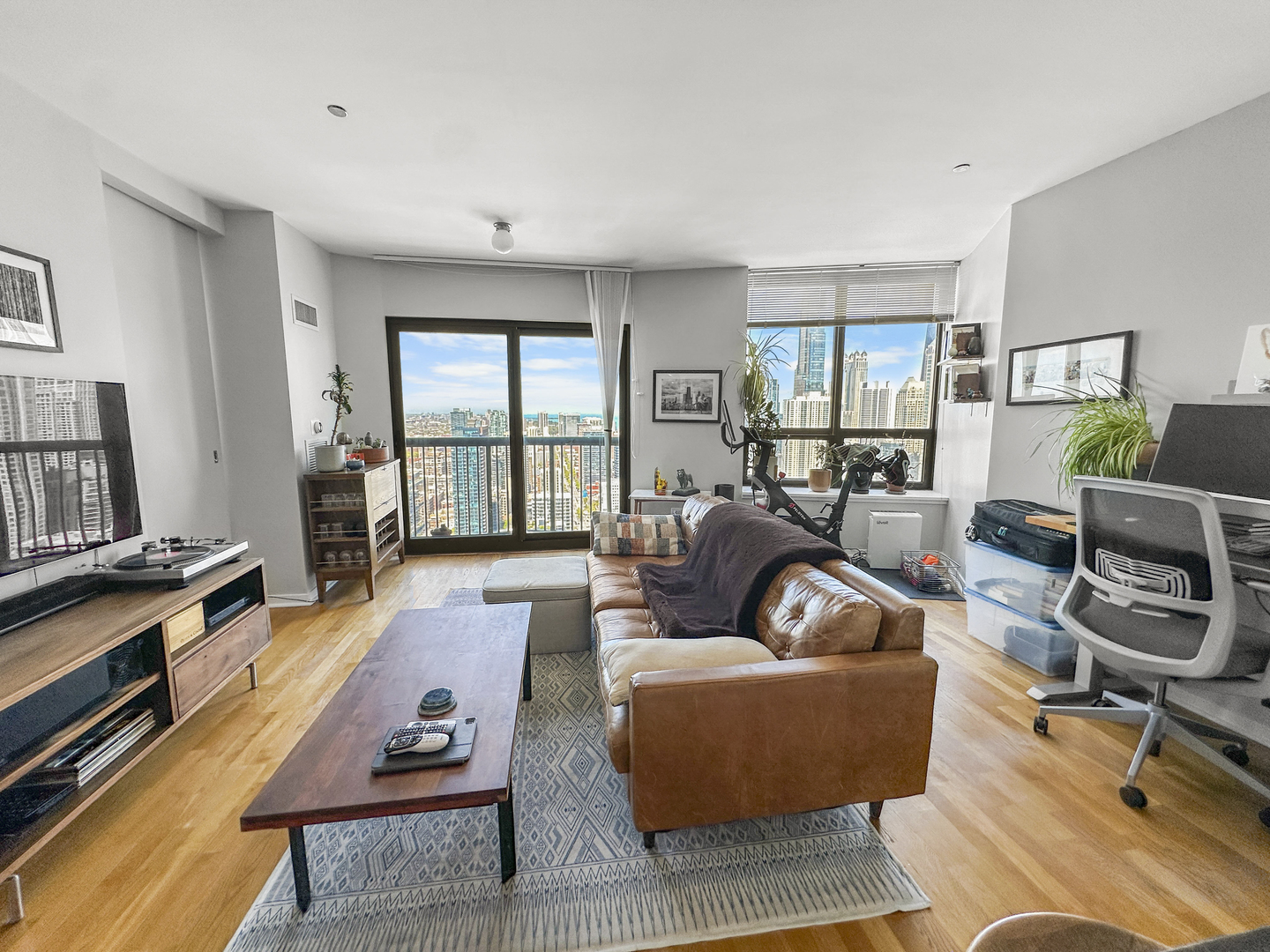 400 N LASALLE Street 4512