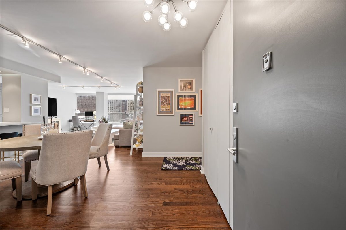 110 E Delaware Place 1803