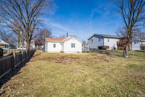 Tiny photo for 1624 Indiana Street, Bloomington, IL 61701 (MLS # 12566189)