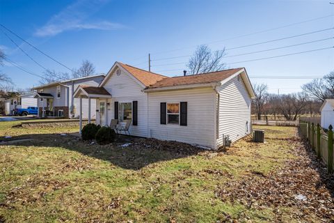 Tiny photo for 1624 Indiana Street, Bloomington, IL 61701 (MLS # 12566189)