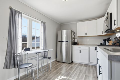 Tiny photo for 1624 Indiana Street, Bloomington, IL 61701 (MLS # 12566189)