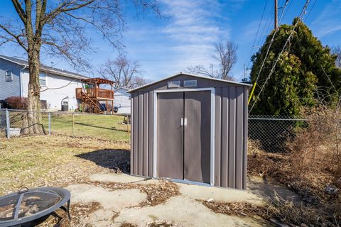 Tiny photo for 1624 Indiana Street, Bloomington, IL 61701 (MLS # 12566189)