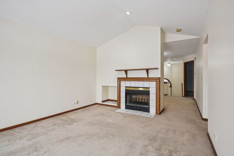 Tiny photo for 787 DAYBREAK Lane #787, Carol Stream, IL 60188 (MLS # 12531287)