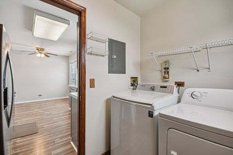 Tiny photo for 787 DAYBREAK Lane #787, Carol Stream, IL 60188 (MLS # 12531287)