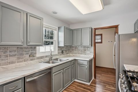 Tiny photo for 787 DAYBREAK Lane #787, Carol Stream, IL 60188 (MLS # 12531287)