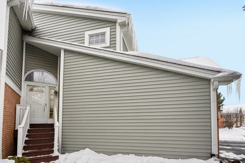 Tiny photo for 787 DAYBREAK Lane #787, Carol Stream, IL 60188 (MLS # 12531287)