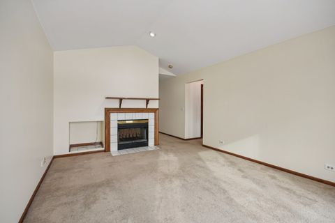 Tiny photo for 787 DAYBREAK Lane #787, Carol Stream, IL 60188 (MLS # 12531287)