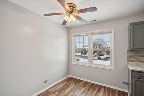 Tiny photo for 787 DAYBREAK Lane #787, Carol Stream, IL 60188 (MLS # 12531287)