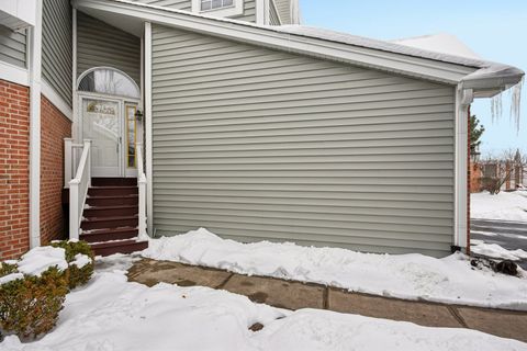 Tiny photo for 787 DAYBREAK Lane #787, Carol Stream, IL 60188 (MLS # 12531287)