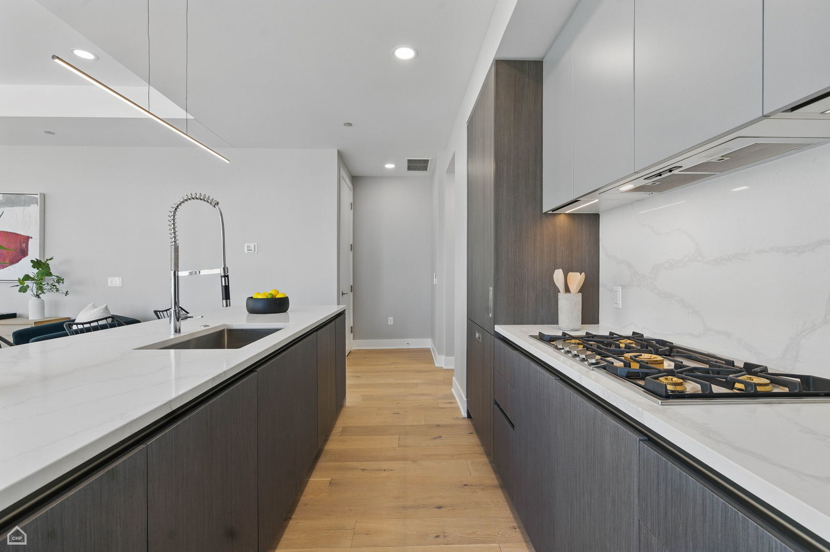 Chicago, Illinois 60654, United States, 3 Bedrooms Bedrooms, ,3 BathroomsBathrooms,Residential,Active,171449