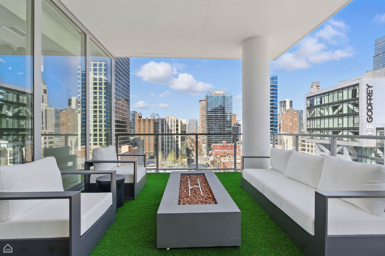 Chicago, Illinois 60654, United States, 3 Bedrooms Bedrooms, ,3 BathroomsBathrooms,Residential,Active,171449