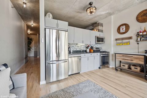 Tiny photo for 1720 S Michigan Avenue #305, Chicago, IL 60616 (MLS # 12419174)