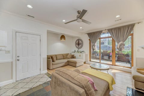Tiny photo for 4222 S King Drive #1S, Chicago, IL 60653 (MLS # 12753436)