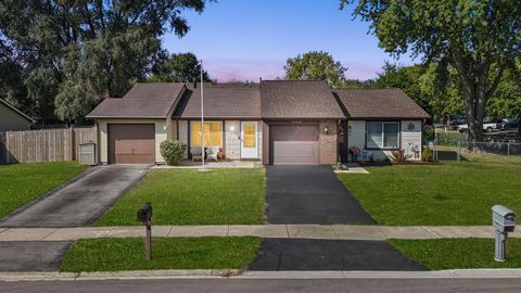 Photo of 1096 Pheasant Run Lane, Aurora, IL 60504 (MLS # 12491423)