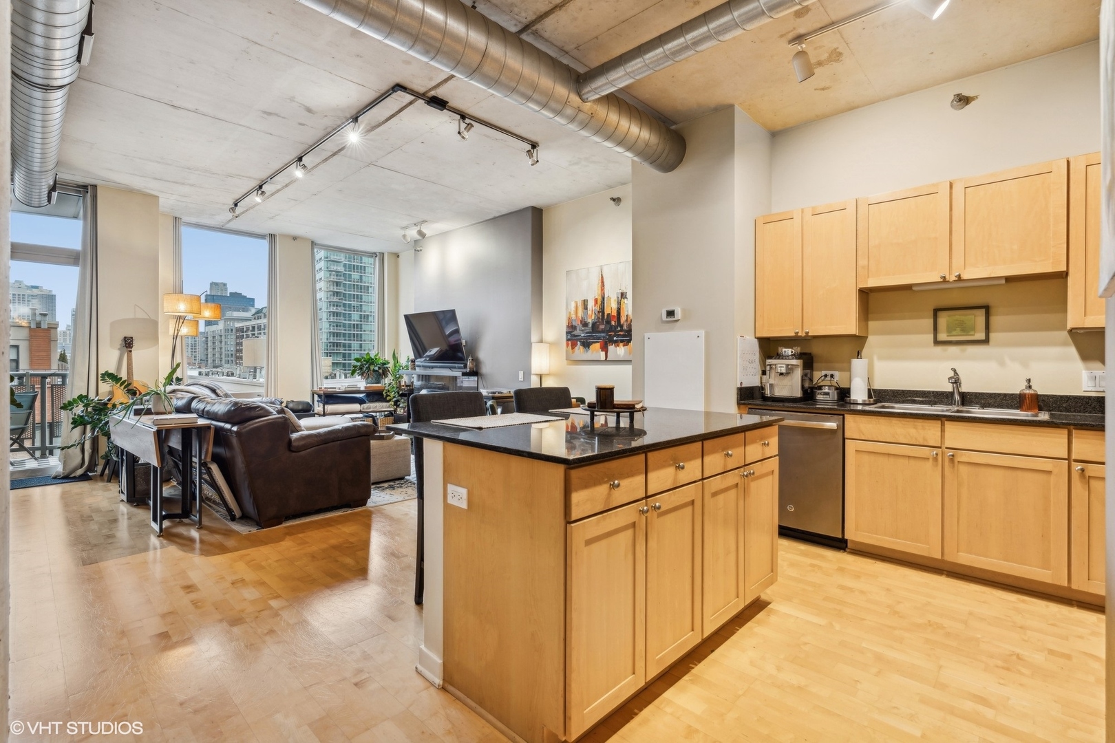 720 N Larrabee Street 905