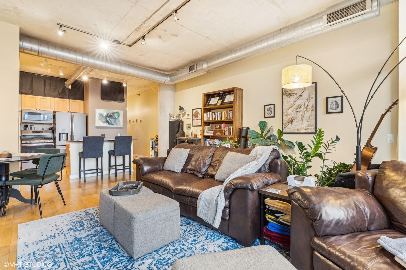 720 N Larrabee Street 905