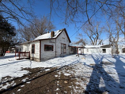Tiny photo for 112 S Walnut Street, Oakland, IL 61943 (MLS # 12551883)