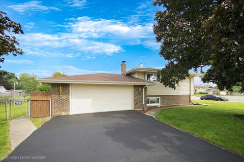Tiny photo for 7040 W 107th Street, Worth, IL 60482 (MLS # 12744492)