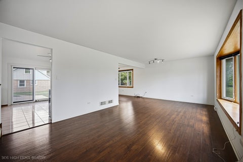Tiny photo for 7040 W 107th Street, Worth, IL 60482 (MLS # 12744492)