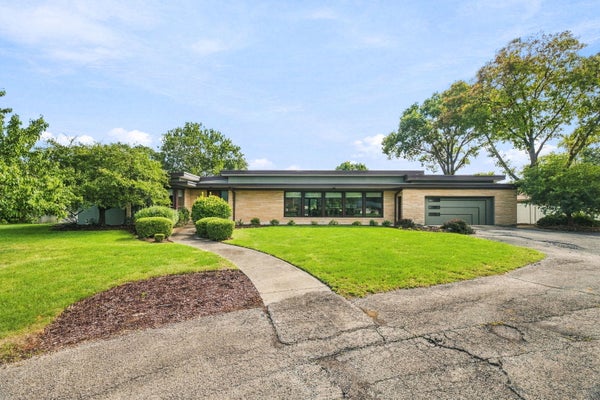 1100 BUELL AVE, JOLIET, IL 60435 - Image f3cb40b2f4688992e05de2e715e2d511/96186028