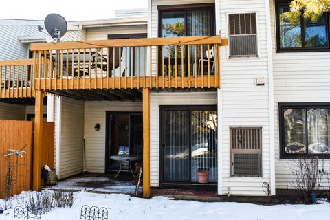 Tiny photo for 945 Commonwealth Court #4, Vernon Hills, IL 60061 (MLS # 12559004)