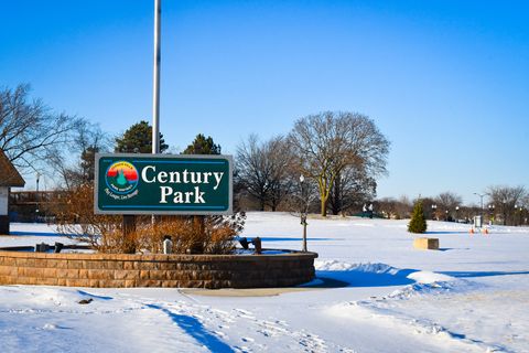 Tiny photo for 945 Commonwealth Court #4, Vernon Hills, IL 60061 (MLS # 12559004)