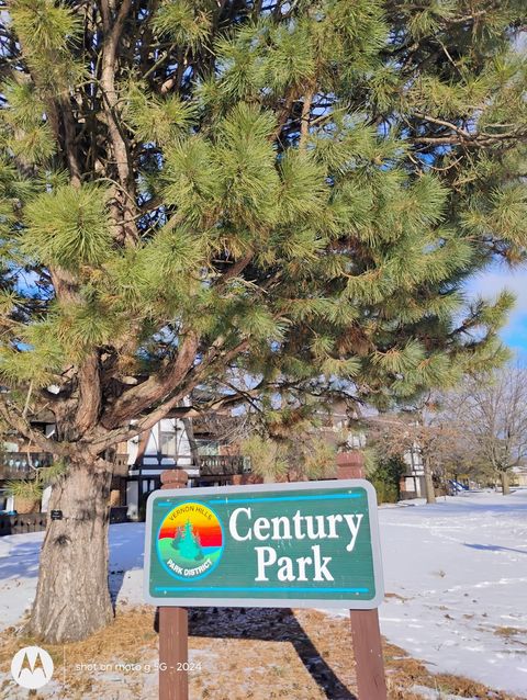 Tiny photo for 945 Commonwealth Court #4, Vernon Hills, IL 60061 (MLS # 12559004)