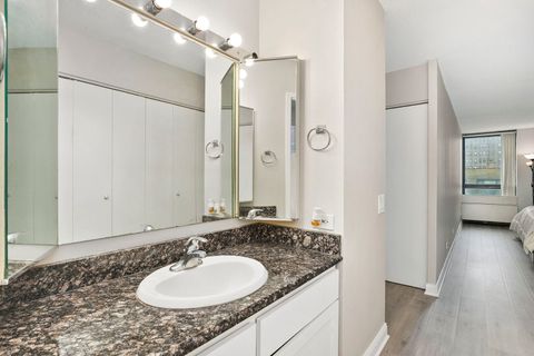 Tiny photo for 5320 N Sheridan Road #403, Chicago, IL 60640 (MLS # 12611517)