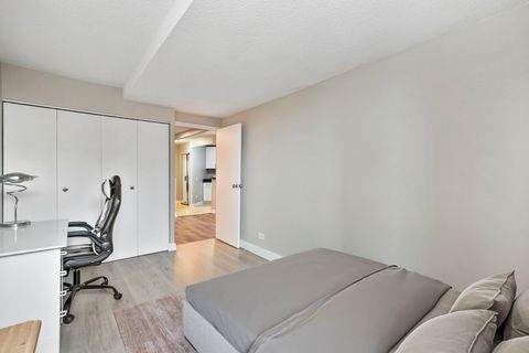 Tiny photo for 5320 N Sheridan Road #403, Chicago, IL 60640 (MLS # 12611517)