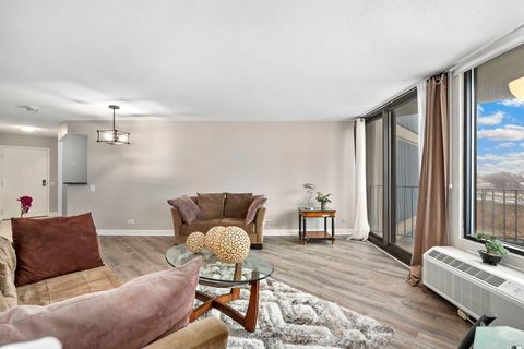 Tiny photo for 5320 N Sheridan Road #403, Chicago, IL 60640 (MLS # 12611517)