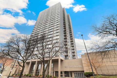 Photo of 5320 N Sheridan Road #403, Chicago, IL 60640 (MLS # 12611517)
