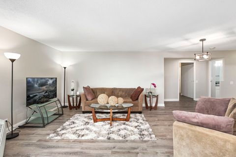 Tiny photo for 5320 N Sheridan Road #403, Chicago, IL 60640 (MLS # 12611517)