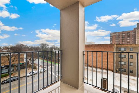 Tiny photo for 5320 N Sheridan Road #403, Chicago, IL 60640 (MLS # 12611517)