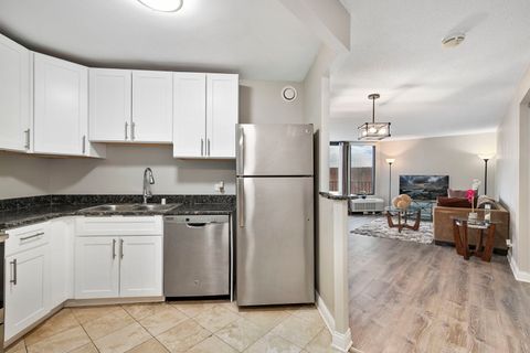 Tiny photo for 5320 N Sheridan Road #403, Chicago, IL 60640 (MLS # 12611517)