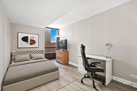 Tiny photo for 5320 N Sheridan Road #403, Chicago, IL 60640 (MLS # 12611517)