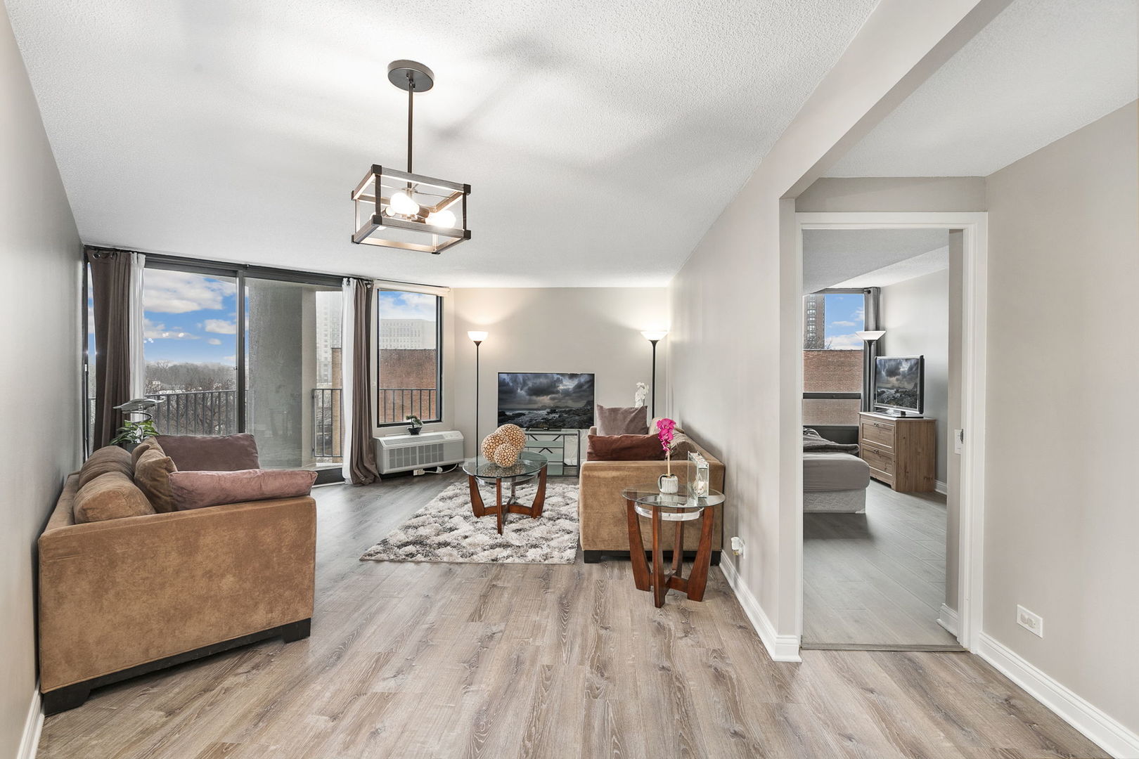 5320 N Sheridan Road 403