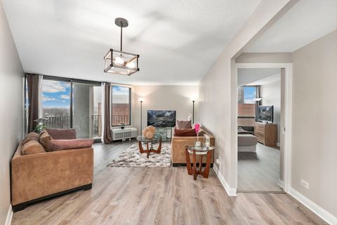 Tiny photo for 5320 N Sheridan Road #403, Chicago, IL 60640 (MLS # 12611517)