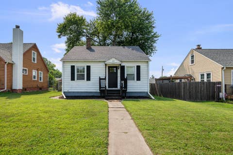Tiny photo for 433 51st Street, Moline, IL 61265 (MLS # 12721278)