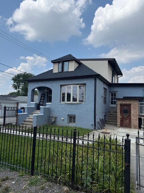 Photo of 5712 W 56th Street, Chicago, IL 60638 (MLS # 12472499)