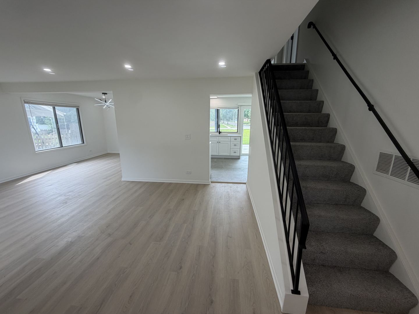 844 Marina Terrace W