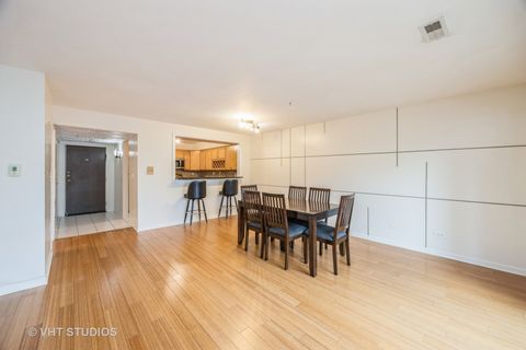 Tiny photo for 414 Clinton Place #302, River Forest, IL 60305 (MLS # 12485100)