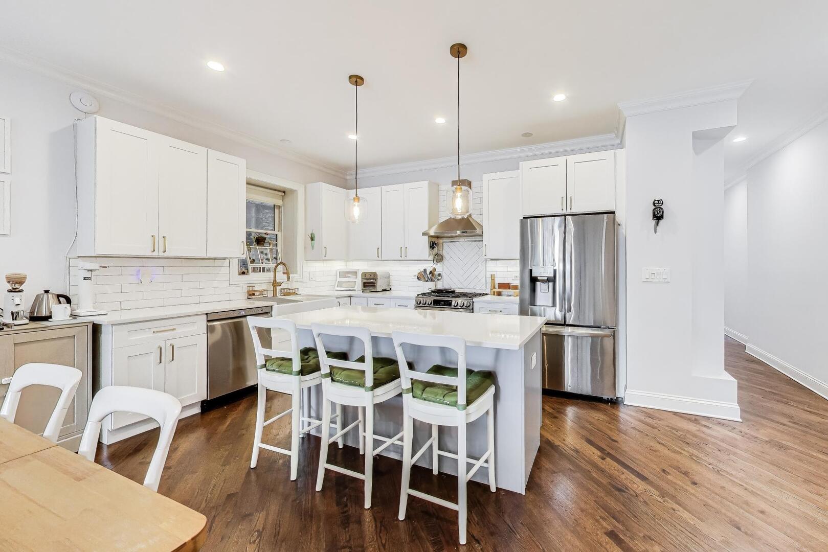 2510 W Iowa Street 1